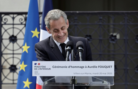 L'ancien président Nicolas Sarkozy  lors d'un hommage à Aurélie Fouquet, policière municipale tuée en 2010 lors d'une fusillade sanglante, le 20 mai 2025 à Villiers-sur-Marne, dans le Val-de-Marne ( AFP / STEPHANE DE SAKUTIN )