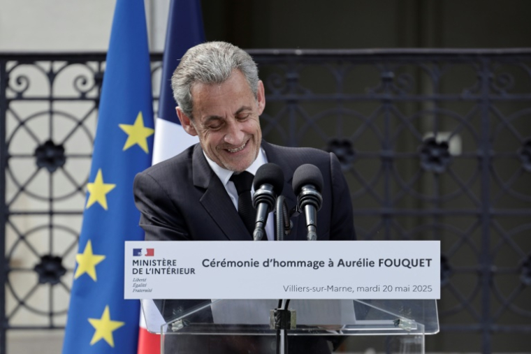 L'ancien président Nicolas Sarkozy lors d'un hommage à Aurélie Fouquet, policière municipale tuée en 2010 lors d'une fusillade sanglante, le 20 mai 2025 à Villiers-sur-Marne, dans le Val-de-Marne ( AFP / STEPHANE DE SAKUTIN )