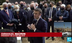 Ukraine : "cette guerre durera" et "aura des conséquences", prévient Macron