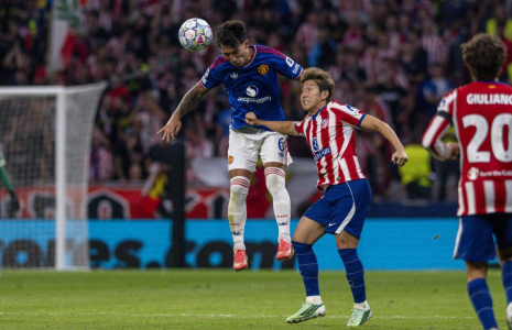 Lisandro Martínez charge lourdement la direction sportive de Manchester United