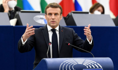 MACRON RÉCLAME UN CHANGEMENT DE LA POLITIQUE MIGRATOIRE BRITANNIQUE