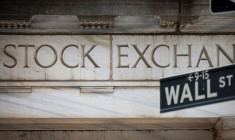 Wall Street termine en baisse, inquiétudes sur les droits de douane