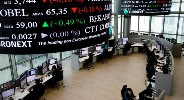 Salle de surveillance des marchés chez Euronext Paris. (© K. Tribouillard / AFP)