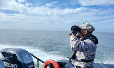 Les secours malaisiens cherchent des survivants le 9 novembre 2025 après le naufrage d'un bateau transportant des migrants de Birmanie près de la frontière entre la Malaisie et la Thaïlande ( MALAYSIAN MARITIME ENFORCEMENT AGENCY / Handout )