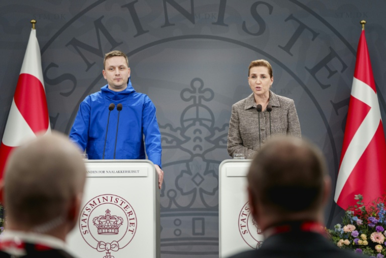 la Première ministre danoise, Mette Frederiksen et le chef du gouvernement groenlandais, Jens-Frederik Nielsen, lors d'une déclaration à Copenhague, le 13 janvier 2026  ( Ritzau Scanpix / Liselotte Sabroe )