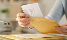 Que se passe-t-il si votre propriétaire-bailleur décide de vendre le logement que vous louez ? (Crédits: Adobe Stock)