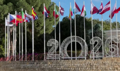 Des drapeaux à Nicosie alors que Chypre prend la présidence tournante de l'UE