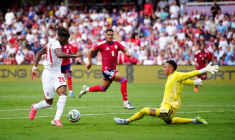 Madueke rate l’immanquable, l’Angleterre déroule