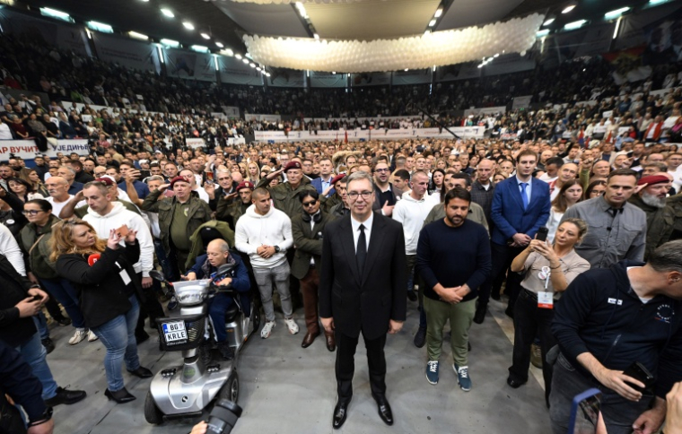 L'ancien président serbe, Aleksandar Vucic, lors d'un meeting électoral à Belgrade, le 22 octobre 2026 ( AFP / - )