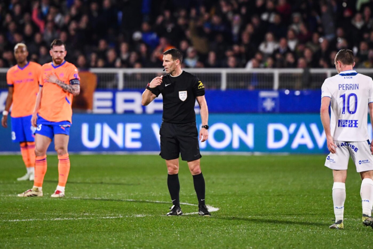 Vers une application du droit de retrait des arbitres français ?