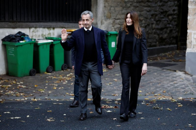 L'ancien président français Nicolas Sarkozy le jour de son incarcération à la prison de la Santé