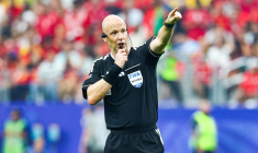 Un arbitre mondialiste annonce sa retraite