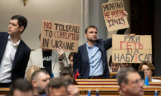 Des parlementaires ukrainiens lors du vote de la loi rétablissant l'indépendance d'instances anticorruption, à Kiev le 31 juillet 2025 ( AFP / ANDRII NESTERENKO )