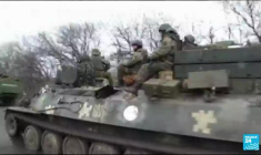 Crise ukrainienne : "éviter une guerre en Europe" : la France, l'Allemagne et la Pologne affichent leur unité