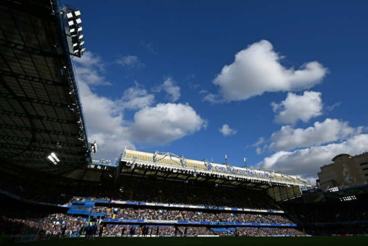 Le stade de Stamford Bridg, le 10 octobre 2026, où joue le club de football londonien de Chelsea, dont Roman Abramovitch a été propriétaire avant de devoir le céder en 2022. ( AFP / Glyn KIRK )