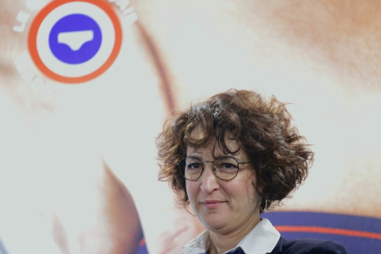 Léa Marie, cofondatrice de l'usine textile Bonne Nouvelle et directrice exécutive du Slip français, dans l'usine à Aubervilliers, en Seine-Saint-Denis, le 12 février 2025 ( AFP / Thomas SAMSON )