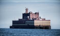 La barge "Academy Lomonosov" porte l'unique centrale nucléaire flottante actuellement en service dans le monde (illustration) ( Ritzau Scanpix / TIM KILDEBORG JENSEN )