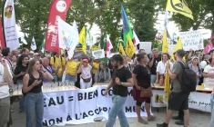 Manifestation à Paris contre le projet de loi d'urgence agricole