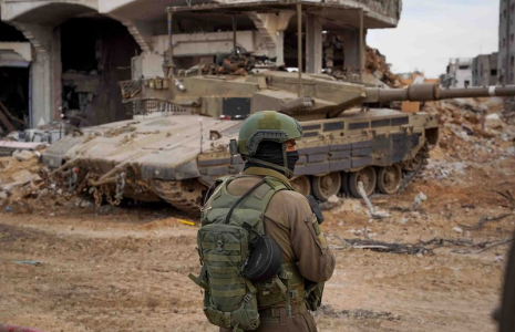 Les soldats israéliens opèrent dans la bande de Gaza