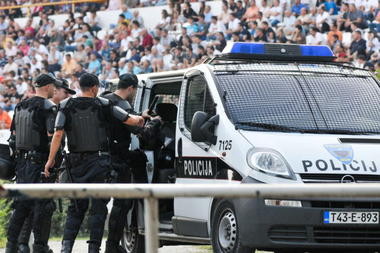 Violente bagarre entre supporters serbes et croates dans un aéroport bosnien