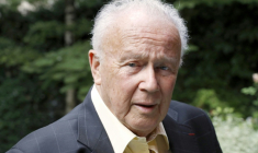 Philippe Bouvard le 31 août 2016, à Paris ( AFP / PATRICK KOVARIK )