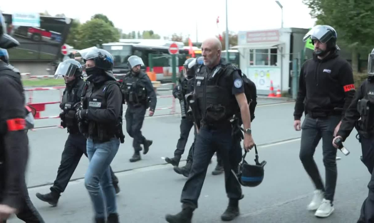 Manifestations: blocage du dépôt de bus à Villeneuve-d'Ascq (Nord)