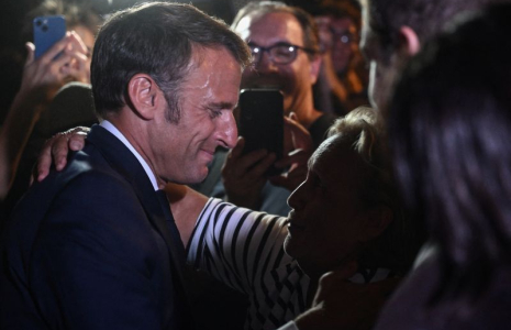 Le président français Macron lors du 79e anniversaire de la libération du village de Bormes-les-Mimosas