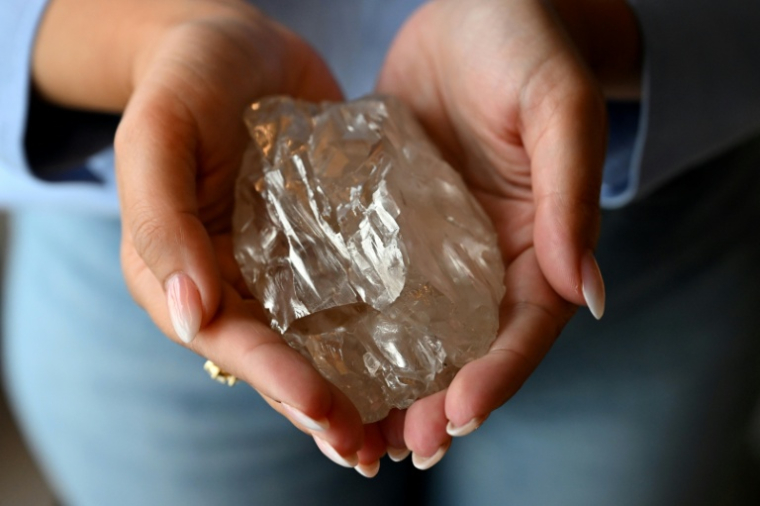 Le "Motswedi", deuxième plus gros diamant, extrait en 2024 dans une mine au Botswana en Afrique australe, le 22 septembre 2025 ( AFP / Nicolas TUCAT )