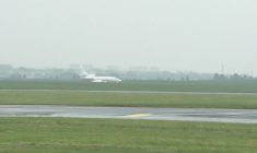 Hantavirus: l'avion ramenant les Français évacués du Hondius atterrit au Bourget