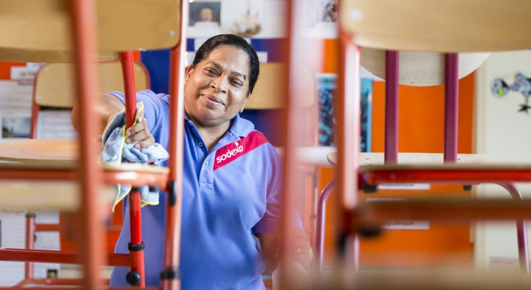 Le titre du spécialiste de la restauration collective gagne 30% sur un an. (© Sodexo)