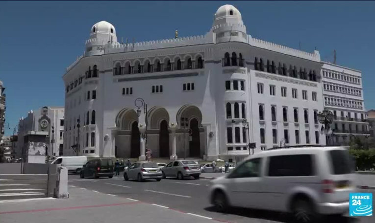 Covid-19 en Algérie : flambée des cas et pénurie d'oxygène