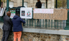 Manifestations pour les victimes du chlordécone, place de la Nation à Paris, le 28 octobre 2023 ( AFP / Geoffroy Van der Hasselt )