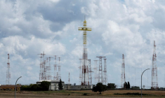 Des antennes de Radio Vatican se dressent dans un champ où le Vatican prévoit de construire une centrale agrivoltaïque à Santa Maria di Galeria.