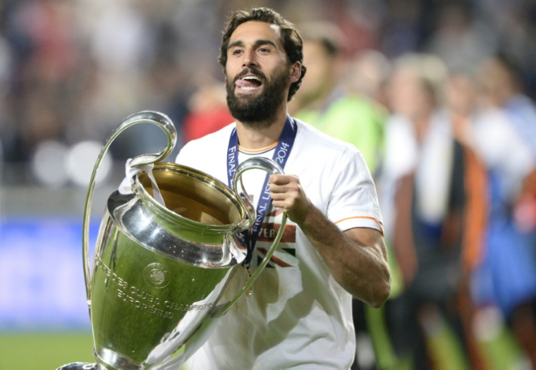 Alvaro Arbeloa, alors joueur du Real Madrid, fête le succès en finale de la Ligue des champions contre l'Atlético Madrid, le 24 mai 2014 à Lisbonne ( AFP / Franck FIFE )