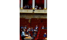 Vote de défiance sur la réforme des retraites à l'Assemblée nationale à Paris