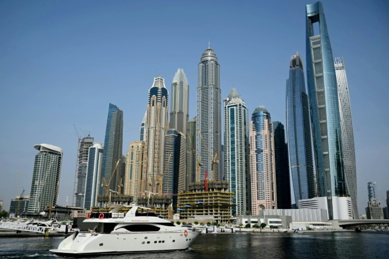Un yacht dans la marina de Dubaï, le 6 août 2025 aux Emirats arabes unis ( AFP / Giuseppe CACACE )