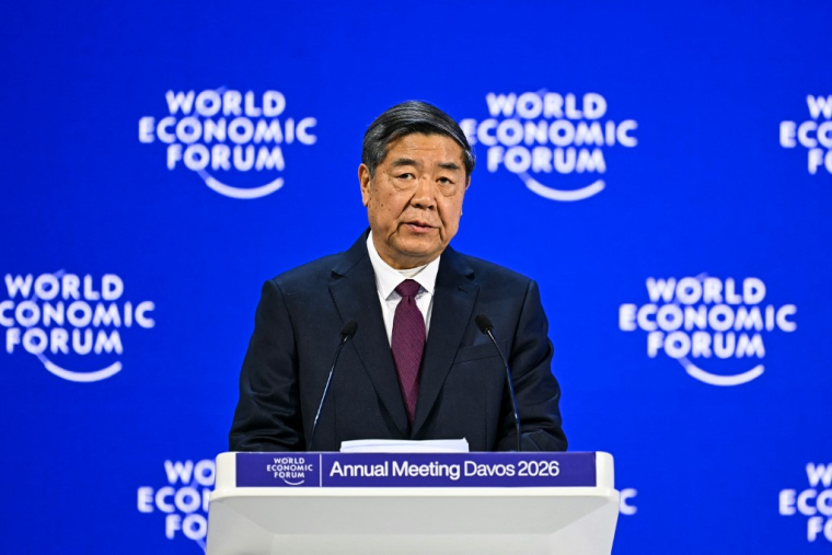 Le vice-Premier ministre chinois He Lifeng à Davos le 20 janvier 2026. ( AFP / FABRICE COFFRINI )