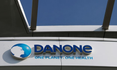 Logo de Danone au siège de l'entreprise à Rueil-Malmaison