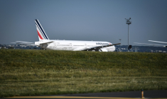 Un avion d'Air France sur le tarmac de l'aéroport d'Orly, le 24 juin 2020 ( AFP / STEPHANE DE SAKUTIN )