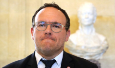 DAMIEN ABAD DÉMENT DES ACCUSATIONS DE VIOLENCE SEXUELLE