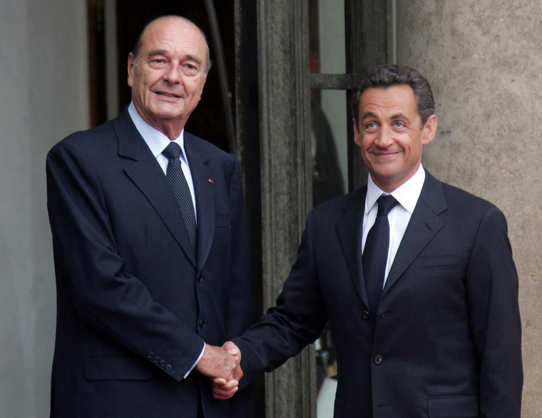 Jacques Chirac et Nicolas Sarkozy, le 16 mai 2007, à l'Elysée ( AFP / DOMINIQUE FAGET )