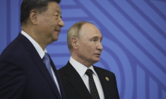Xi Jinping et Vladimir Poutine à Kazan, en Russie, le 23 octobre 2024. ( POOL / MAXIM SHIPENKOV )