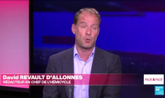 Emmanuel Macron face aux Français : impuissant, le chef de l'État défend son bilan