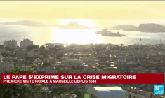 "Je pense aux nombreux frères et sœurs qui se sont noyés dans la peur", dit le pape à Marseille