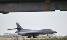 Vue d'un bombardier B-1 Lancer de l'armée américaine, le 27 septembre 2026 sur la base de Fairford au Royaume-Uni ( AFP / JUSTIN TALLIS )