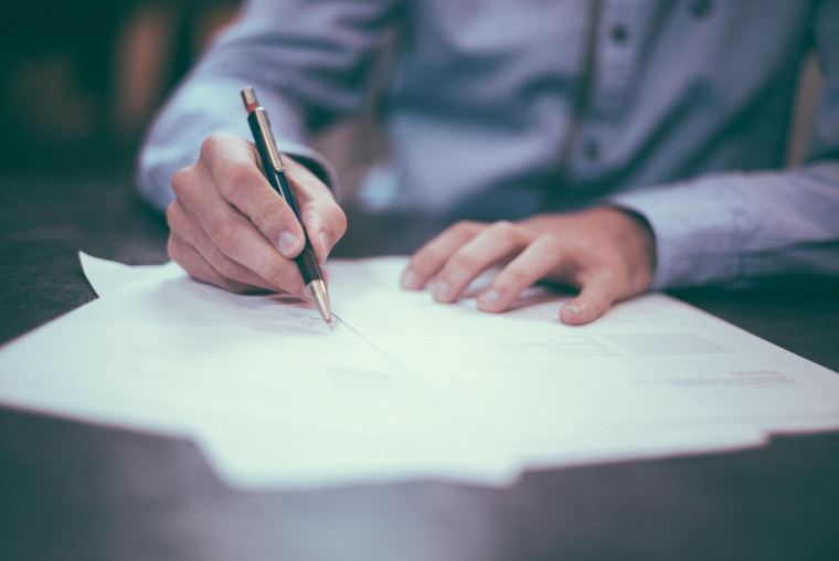 Une omission dans le questionnaire de santé ne permet pas nécessairement à l'assureur de refuser une indemnisation. (illustration) (Free-Photos / Pixabay)
