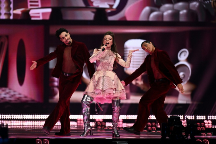 La chanteuse luxembourgeoise Laura Thorn lors d'une répétition en costumes pour la finale de l'Eurovision à Bâle, le 16 mai 2025 ( AFP / Fabrice COFFRINI )