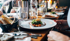 Restaurant : payer l’addition avant d’être servi ?