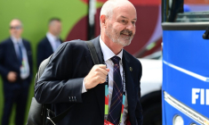 Steve Clarke rend son tablier