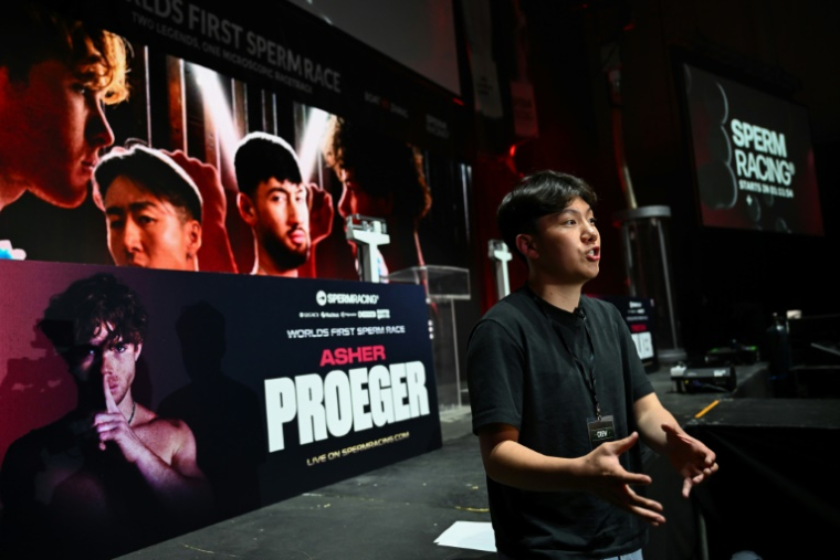 Eric Zhu, co-fondateur de l'entreprise "Sperm Racing", le 25 avril 2025 à Los Angeles ( AFP / Patrick T. Fallon )